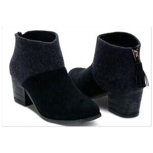 Toms Lacy Ankle Bootie Black and Grey Tassle Zipper Size 6.5